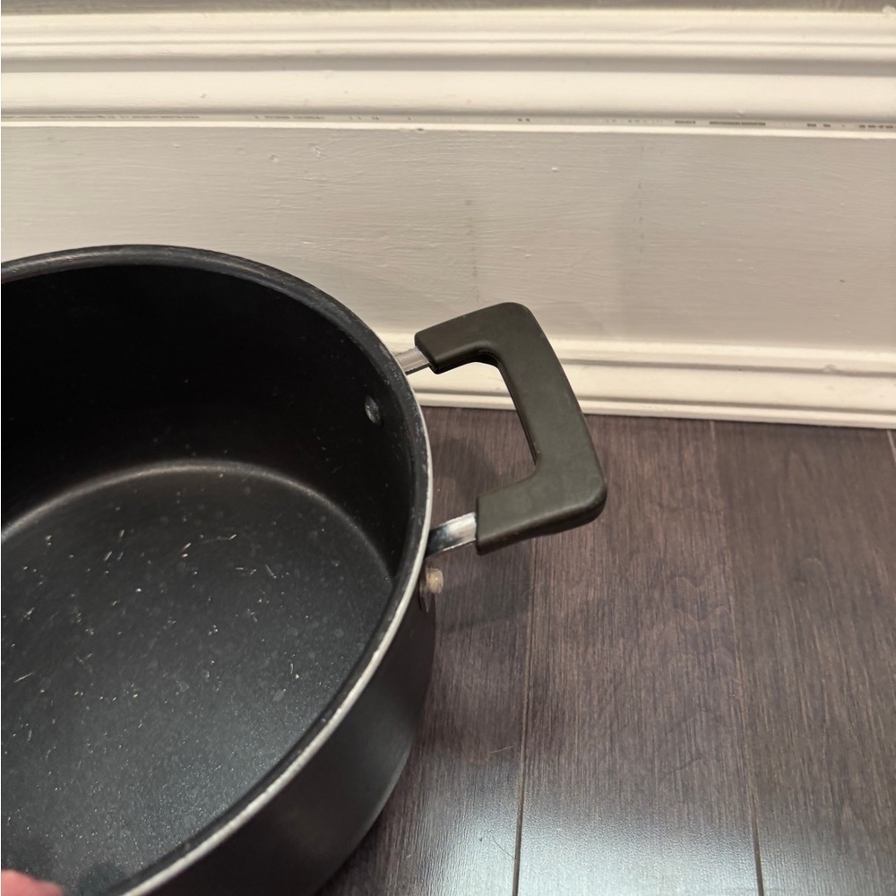 T-Fal Premium Black Medium/Large Stock Pot with Ergonomic Handles - Picture 3 of 5